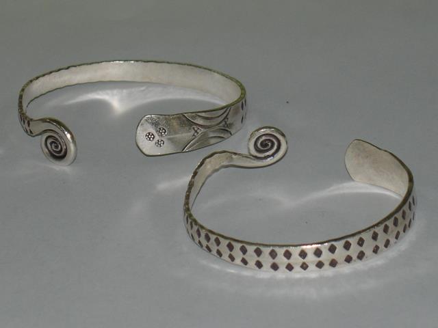 Thai Karen Hill Tribe Silver Bangle Printed & Swirl Bangle BG075 