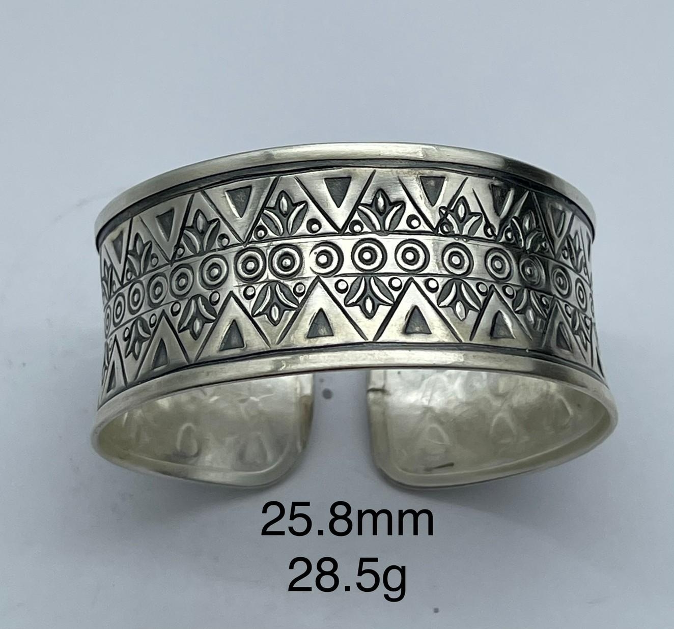 Thai Karen Hill Tribe Silver Bangle BG211TKSH126