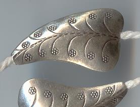 Thai Karen Hill Tribe Silver Beads Daisy Printed Heart Beads BL201 (2 Beads)