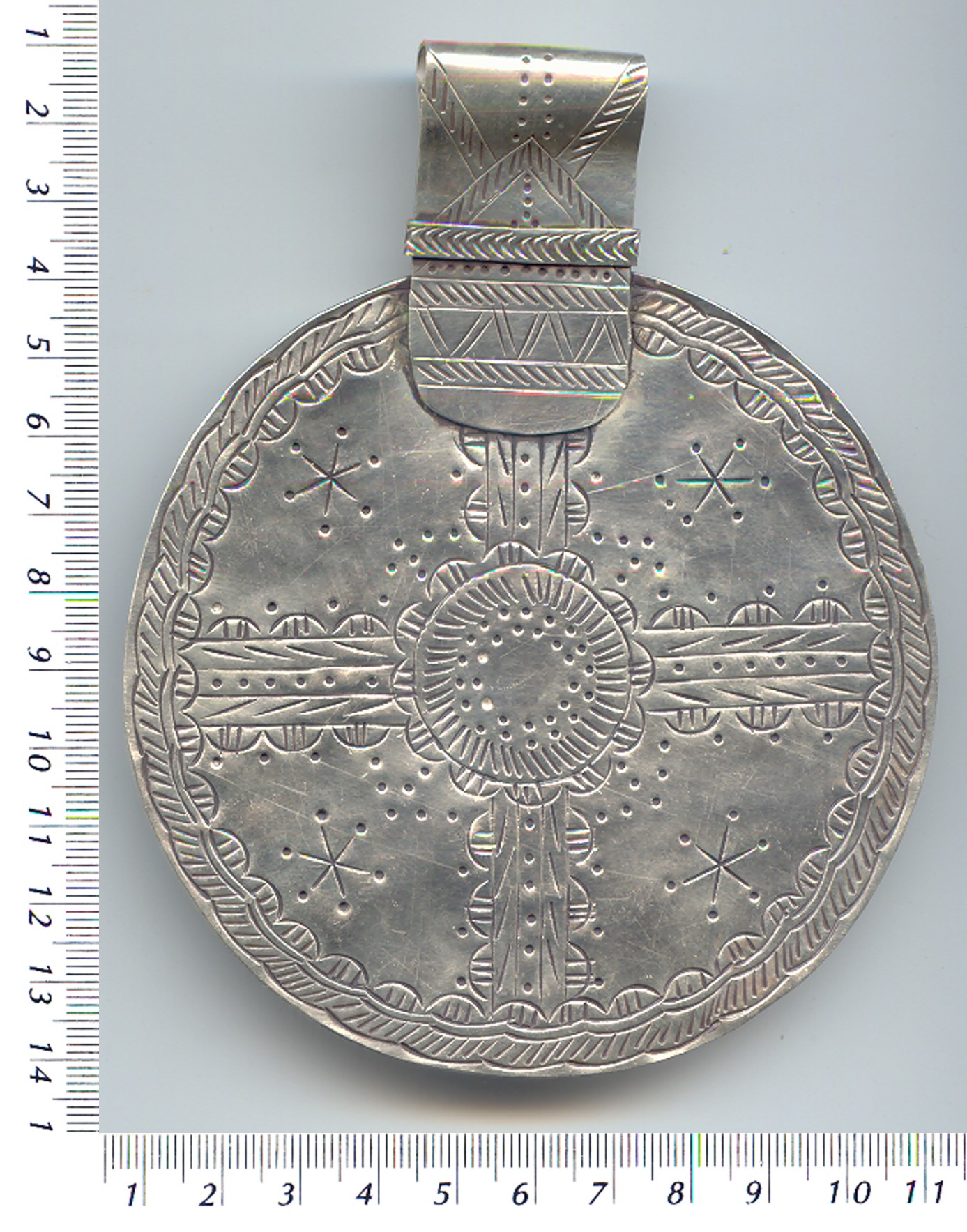 Thai Karen Hill Tribe Silver Printed Flower Circle Pendant NL051