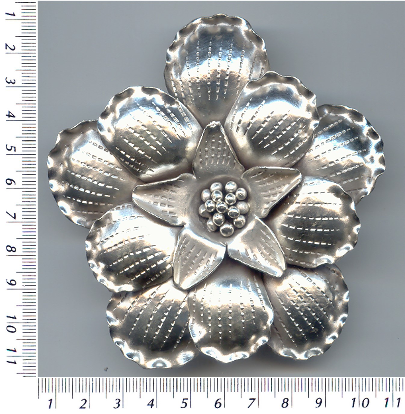 Thai Karen Hill Tribe Silver Grand Flower Pendant NL106