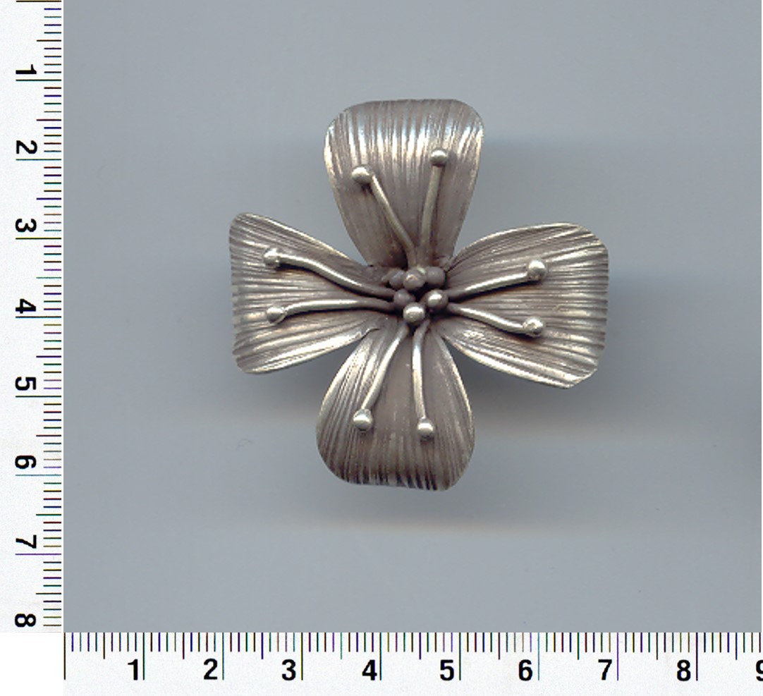 Thai Karen Hill Tribe Silver Lovely Flower Pendant NL121