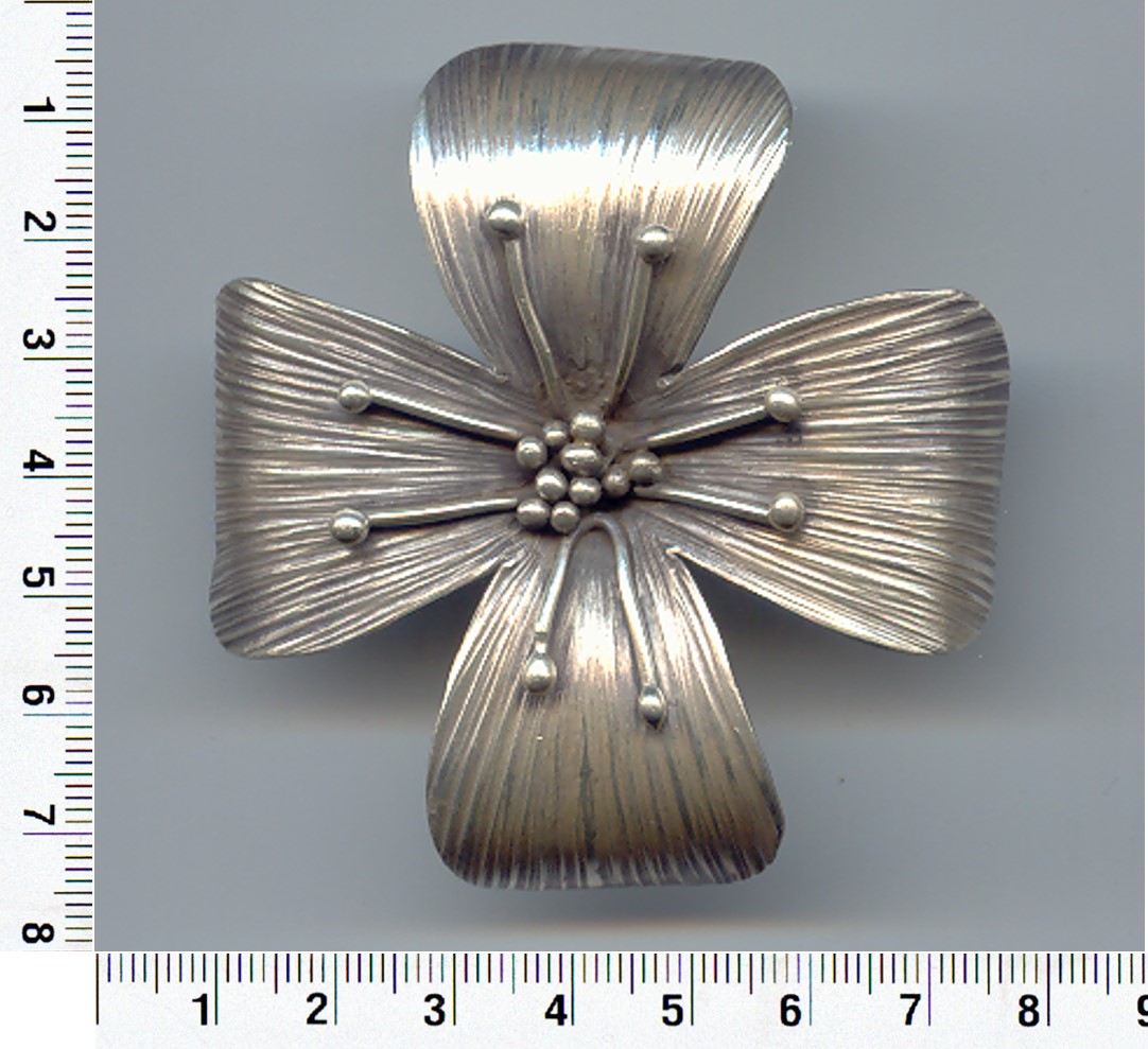 Thai Karen Hill Tribe Silver Lovely Flower Pendant NL122