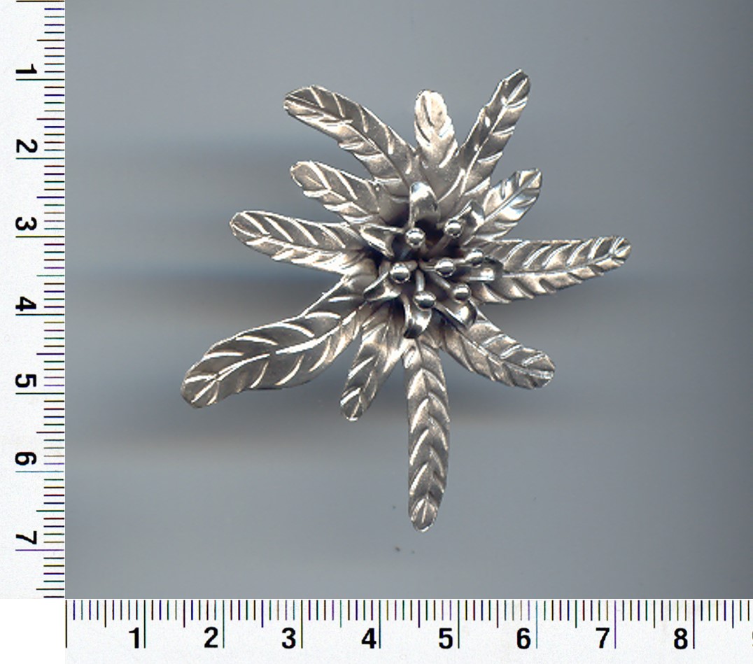 Thai Karen Hill Tribe Silver Sweet Flower Pendant NL129