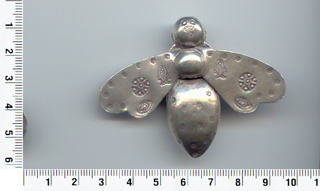 Thai Karen Hill Tribe Silver Fish & Daisy Printed Bee Pendant NL164