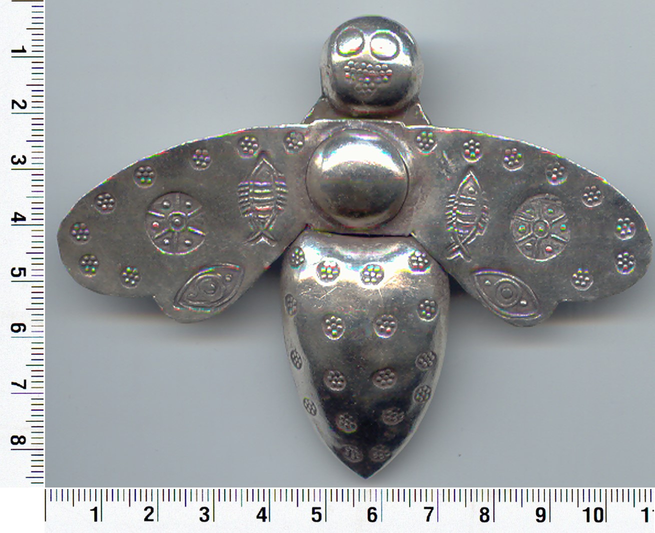 Thai Karen Hill Tribe Silver Daisy & Eye Printed Bee Pendant NL165
