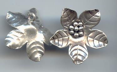 Thai Karen Hill Tribe Silver Pendants Lovely Flower Pendant NM077 
