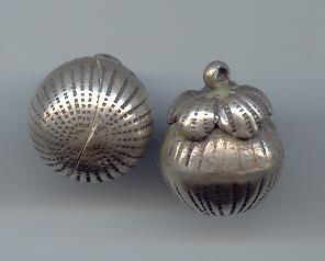 Thai Karen Hill Tribe Silver Pendants Sweet Mangosteen Bell Pendant NM109 
