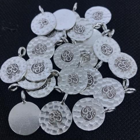 THAI KAREN HILL TRIBE SILVER PENDANTS 20PD202 (10 BEADS)