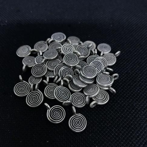 Thai Karen Hill Tribe Silver Pendants 20PD206 (10 Beads)
