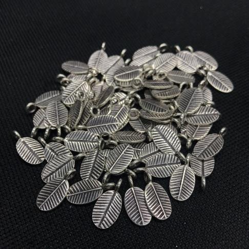 THAI KAREN HILL TRIBE SILVER PENDANTS 20PD284 (10 BEADS)