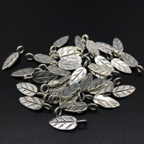 Thai Karen Hill Tribe Silver Pendants 20PD291 (10 Beads)