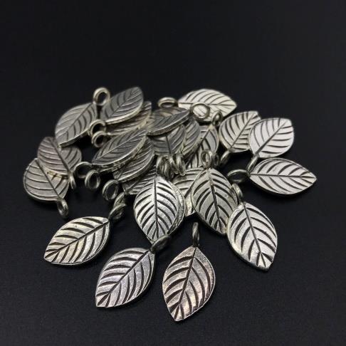 Thai Karen Hill Tribe Silver Pendants 20PD296 (10 Beads)