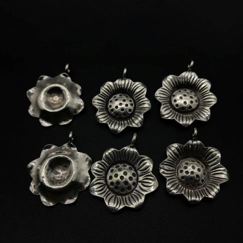 Thai Karen Hill Tribe Silver Pendants 20PD360 (10 Beads)